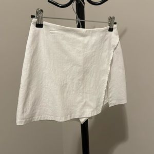 White Skort size S/M Blue Blush No Stains